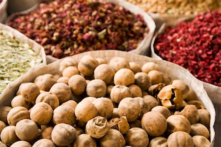 deira - UAE, Dubai, many different spices for sale at the spice souq in Deira Fotografie stock - Premium Royalty-Free, Codice: 693-03313757