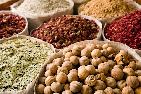 deira - UAE, Dubai, many different spices for sale at the spice souq in Deira Fotografie stock - Premium Royalty-Free, Codice: 693-03313758