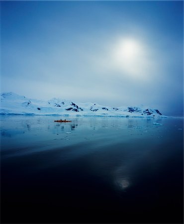 península antártica - Kayak dans la baie d'espoir Photographie de stock - Premium Libres de Droits, Code: 693-03363681