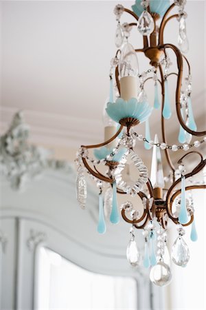 Glass and metalworked chandelier Foto de stock - Sin royalties Premium, Código: 693-03440883