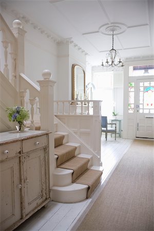 english staircase - Entrance hall with ceiling rose, London Stock Photo - Premium Royalty-Free, Code: 693-03474264