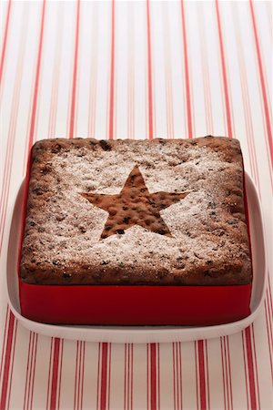 simsearch:693-06018767,k - Christmas Cake, elevated view Stock Photo - Premium Royalty-Free, Code: 693-03707593