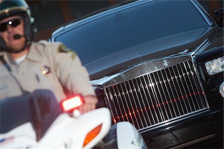 police de la route - Officier de la patrouille, escorte policière Photographie de stock - Premium Libres de Droits, Code: 693-03782772