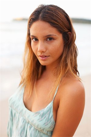 Portrait of Young Woman, Hanalei, Kauai, Hawaii Foto de stock - Con derechos protegidos, Código: 700-05389276