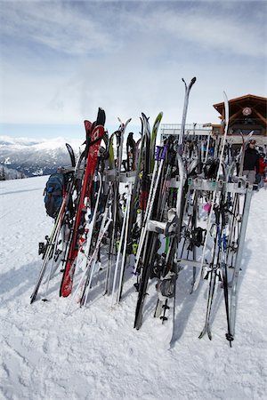 Porte-skis au sommet du mont Whistler, Whistler, Colombie-Britannique, Canada Photographie de stock - Rights-Managed, Code: 700-05389334