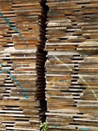 simsearch:632-03500555,k - Stacks of Pallets Fotografie stock - Rights-Managed, Codice: 700-05389535