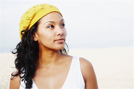 simsearch:600-03621311,k - Portrait of Woman on Beach Stock Photo - Rights-Managed, Code: 700-05451031