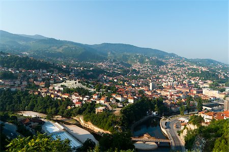 Overview of City of Sarajevo, Federation of Bosnia and Herzegovina, Bosnia and Herzegovina Foto de stock - Con derechos protegidos, Código: 700-05451988