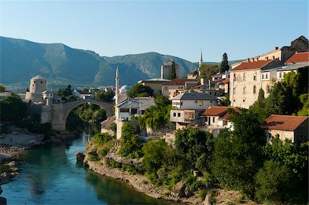 Neretva River and City of Mostar, Herzegovina-Neretva Canton, Bosnia and Herzegovina Foto de stock - Con derechos protegidos, Código: 700-05451983