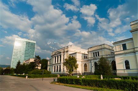 Bosnian Parliament Building and National Museum of Bosnia and Herzegovina, Sarajevo, Federation of Bosnia and Herzegovina, Bosnia and Herzegovina Foto de stock - Con derechos protegidos, Código: 700-05452009