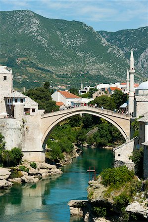 stone arch bridge - Stari Most, Mostar, Herzegovina-Neretva Canton, Bosnia and Herzegovina Stock Photo - Rights-Managed, Code: 700-05452029