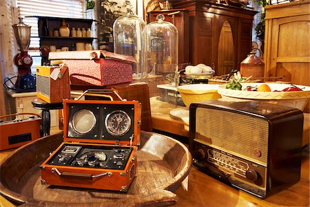 shops in europe photos - Old Radios on Display in Antiques Shop, Edinburgh, Scotland, United Kingdom Stock Photo - Rights-Managed, Code: 700-05452117