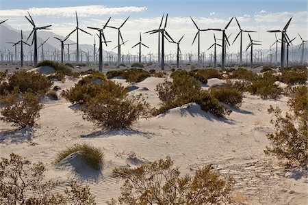 Parc éolien dans le désert près de Banning, Riverside County, Californie, Etats-Unis Photographie de stock - Rights-Managed, Code: 700-05524178