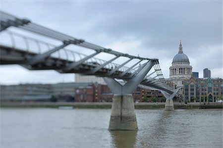 Millennium Bridge et Cathédrale Saint-Paul, Londres, Angleterre Photographie de stock - Rights-Managed, Code: 700-05524565