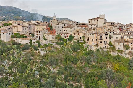 falda de la montaña - Old Town Tourrettes-sur-Loup, Provence, Alpes-Maritimes, France Foto de stock - Con derechos protegidos, Código: 700-05560317