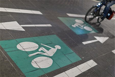 Two-Way Bicycle Lane, Nice, Alpes-Maritimes, Provnence, France Foto de stock - Con derechos protegidos, Código: 700-05560323