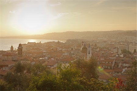 simsearch:862-06825525,k - Vue sur la ville depuis la Colline du château, Nice, Côte d'Azur, France Photographie de stock - Rights-Managed, Code: 700-05560333