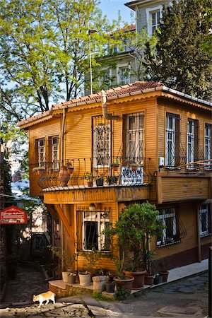 fenêtre à barreaux - Maison dans le quartier de Sultanahmet, Istanbul, Turquie Photographie de stock - Rights-Managed, Code: 700-05609475