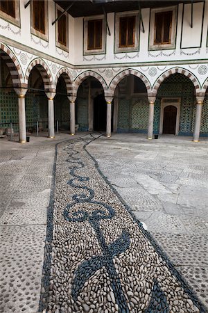 palace interior - Imperial Harem Courtyard, Topkapi Palace, Istanbul, Turkey Foto de stock - Con derechos protegidos, Código: 700-05609504