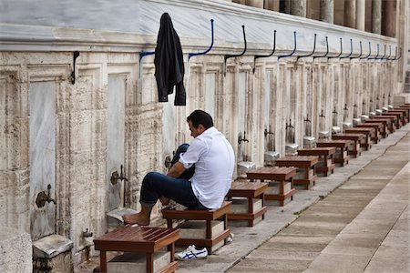 Pied de lavage des Stations, la mosquée Suleymaniye, Istanbul, Turquie Photographie de stock - Rights-Managed, Code: 700-05609524