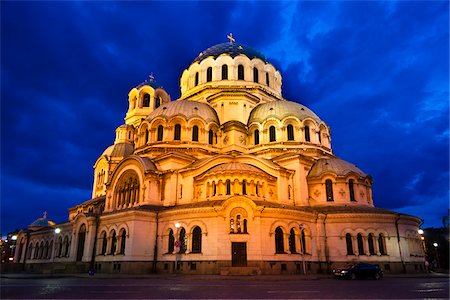 eastern orthodox - Cathédrale Alexandre Nevski de nuit, Sofia, Bulgarie Photographie de stock - Rights-Managed, Code: 700-05609779