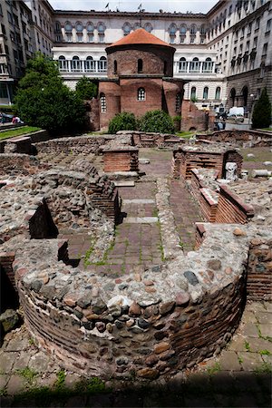 Georgskirche und Ruinen von Sofia, Sofia, Bulgarien Stockbilder - Lizenzpflichtiges, Bildnummer: 700-05609797