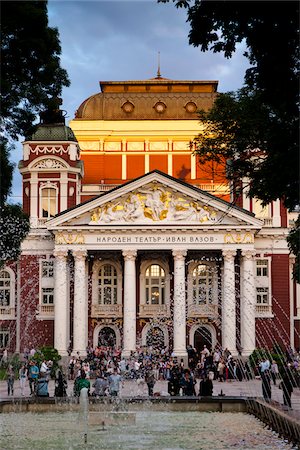 façade - Ivan Vazov National Theatre, Sofia, Bulgaria Foto de stock - Con derechos protegidos, Código: 700-05609792