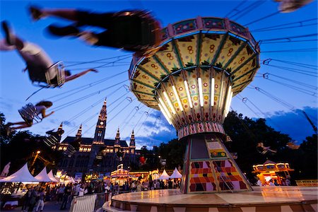fast-paced - Giant Swing at Carnival in front of Rathaus, Vienna, Austria Stock Photo - Rights-Managed, Code: 700-05609920