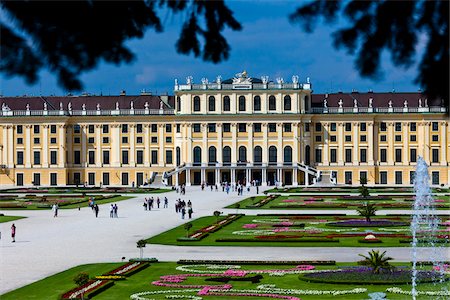 schloss schonbrunn - Au Palais de Schönbrunn, Vienne, Autriche Photographie de stock - Rights-Managed, Code: 700-05609953