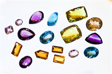 expensive jewelry - Close-Up of Gemstones Foto de stock - Con derechos protegidos, Código: 700-05642240