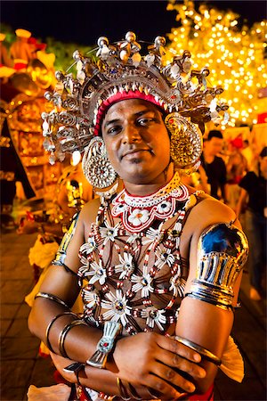 sri lanke - Porträt des Ves Tänzer, Esala Perehera Festival, Kandy, Sri Lanka Stockbilder - Lizenzpflichtiges, Bildnummer: 700-05642329