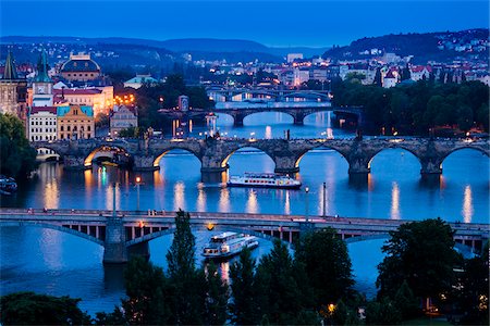 prague - Ponts sur la rivière Vltava, Prague, République tchèque Photographie de stock - Rights-Managed, Code: 700-05642357