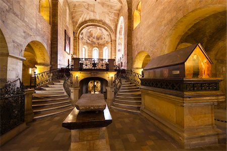 Innenraum der St. Georgs-Basilika, Prager Burg, Prag, Tschechische Republik Stockbilder - Lizenzpflichtiges, Bildnummer: 700-05642443