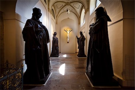 religious figure - St. George's Convent, St. George's Basilica, Prague Castle, Prague, Czech Republic Stock Photo - Rights-Managed, Code: 700-05642450