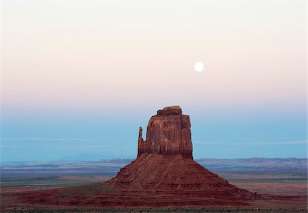 pleine lune - Mitten Butte, Monument Valley, Navajo Tribal Park, Arizona, USA Photographie de stock - Rights-Managed, Code: 700-05662425