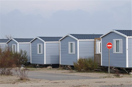 Row of Mobile Homes Foto de stock - Con derechos protegidos, Código: 700-05662619