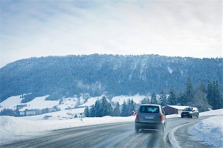 schneien - Autos auf Straßen im Winter, Sulzberg, Bregenz, Österreich Stockbilder - Lizenzpflichtiges, Bildnummer: 700-05756226