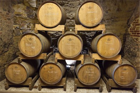 Interior of Wine Cellar, Tuscany, Italy Foto de stock - Con derechos protegidos, Código: 700-05756310