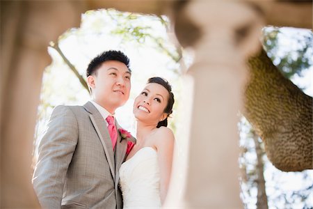 simsearch:700-05786461,k - Portrait of Bride and Groom Outdoors Stock Photo - Rights-Managed, Code: 700-05786453