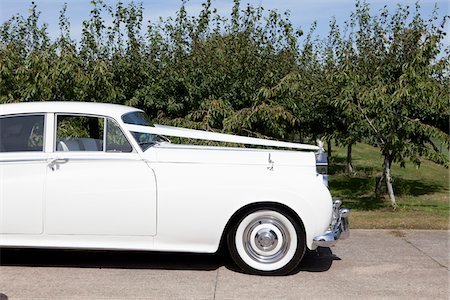 Voiture de luxe décorée pour mariage Photographie de stock - Rights-Managed, Code: 700-05786586