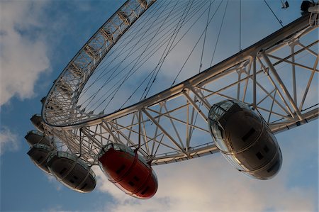Sous Millenium Wheel, South Bank, Londres, Angleterre Photographie de stock - Rights-Managed, Code: 700-05803413