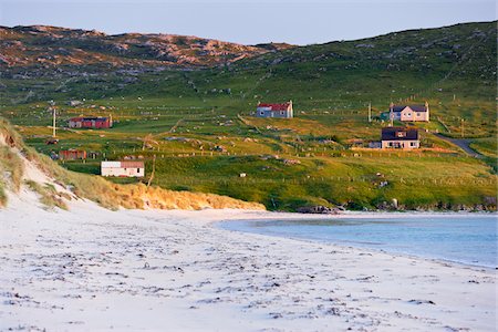 die hebriden - Hillside Bungalows mit Blick auf Strand, Insel Harris, Äußere Hebriden, Schottland Stockbilder - Lizenzpflichtiges, Bildnummer: 700-05803591