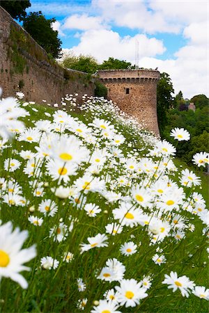 Walls of Dinan, Cotes-d'Armor, Bretagne, France Fotografie stock - Rights-Managed, Codice: 700-05803744