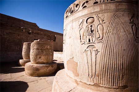 Close-Up of Hierglyphics, Luxor, Egypt Foto de stock - Con derechos protegidos, Código: 700-05822140