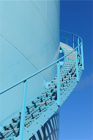 Stairs of Side of Oil Tank, Longyearbyen, Svalbard, Spitsbergen, Norway Foto de stock - Direito Controlado, Número: 700-05837502