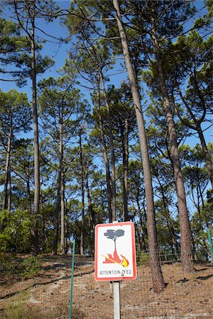 Forest Fire Sign, Pyla-sur-Mer, Gironde, France Stock Photo - Rights-Managed, Code: 700-05854194