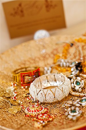 diamond - Jewelry on Gold Platter Stock Photo - Rights-Managed, Code: 700-05855115