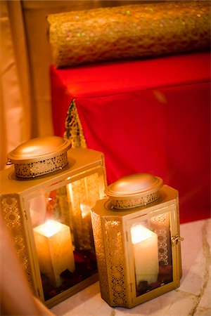 Close-Up of Candle Lanterns Foto de stock - Con derechos protegidos, Código: 700-05855113