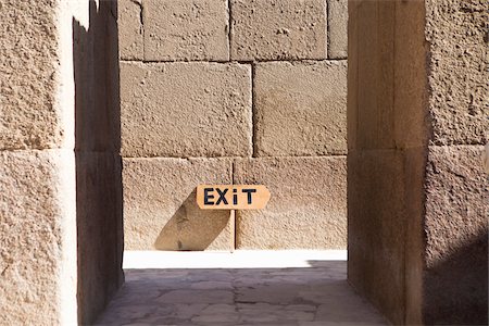 Exit Sign, Pyramids of Giza, Cairo, Egypt Foto de stock - Direito Controlado, Número: 700-05855203