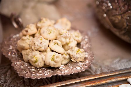 pistacho - Candy on Dish Foto de stock - Con derechos protegidos, Código: 700-05855231